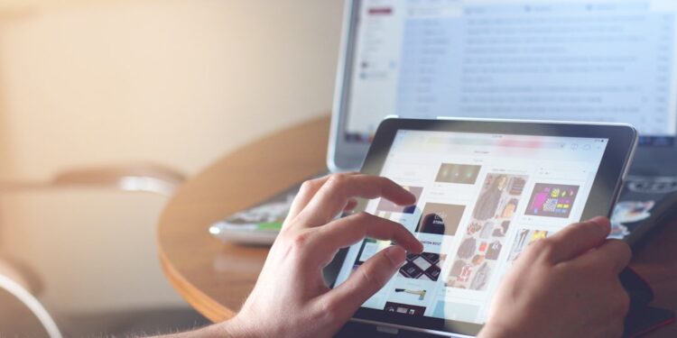 Using Web on iPad