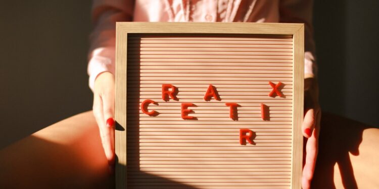 Just an aware, present woman re-birthing/re-creating her own world anew with the power of conscious intent, aligned action, passion and creativity ... Life is/as art from the heart ❤️💃☀️📷😻