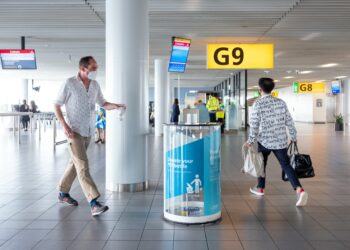Plexiglas in 2026: van saaie balie naar designstatement in interieur en retail