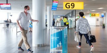 Plexiglas in 2026: van saaie balie naar designstatement in interieur en retail