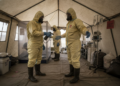Wat is ebola precies en hoe beschermen hulpverleners zich?