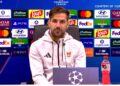 Cesc Fàbregas, trainer van Como, op een persconferentie van de Champions League
