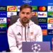 Cesc Fàbregas, trainer van Como, op een persconferentie van de Champions League