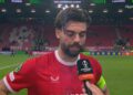 Robin Pröpper met aanvoerdersband in gesprek met Ziggo Sport na FC Twente tegen FC Thun