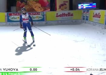 Adriana Jelinkova na de finish van de parallelslalom in Lech in 2020