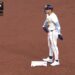 Honkballer Richie Palacios van de Tampa Bay Rays staat op het tweede honk tijdens het zesde duel met Cleveland